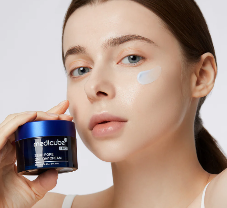 Medicube booster with skincare set